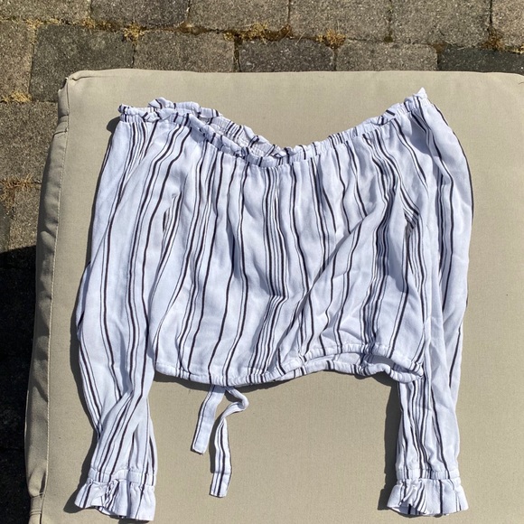 Kendall & Kylie Black and White stripe Top - Picture 3 of 3